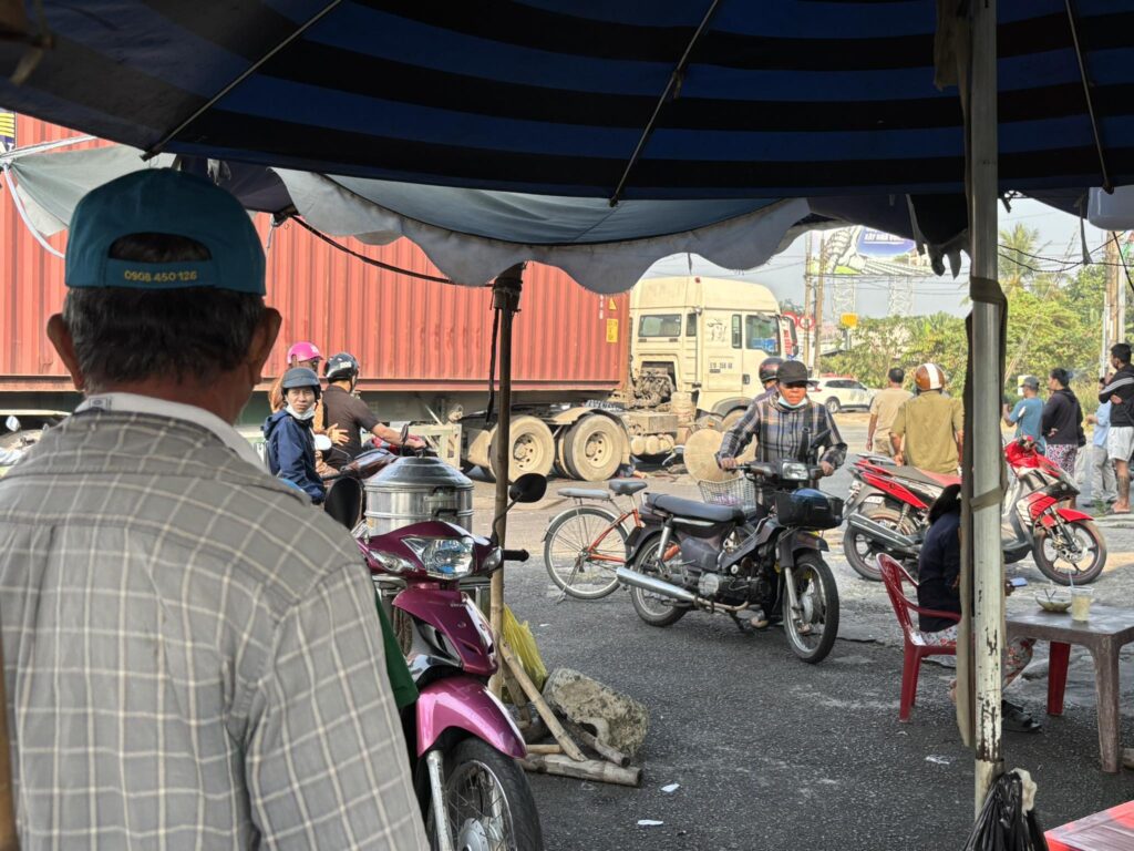 CSGT phong tỏa hiện trường